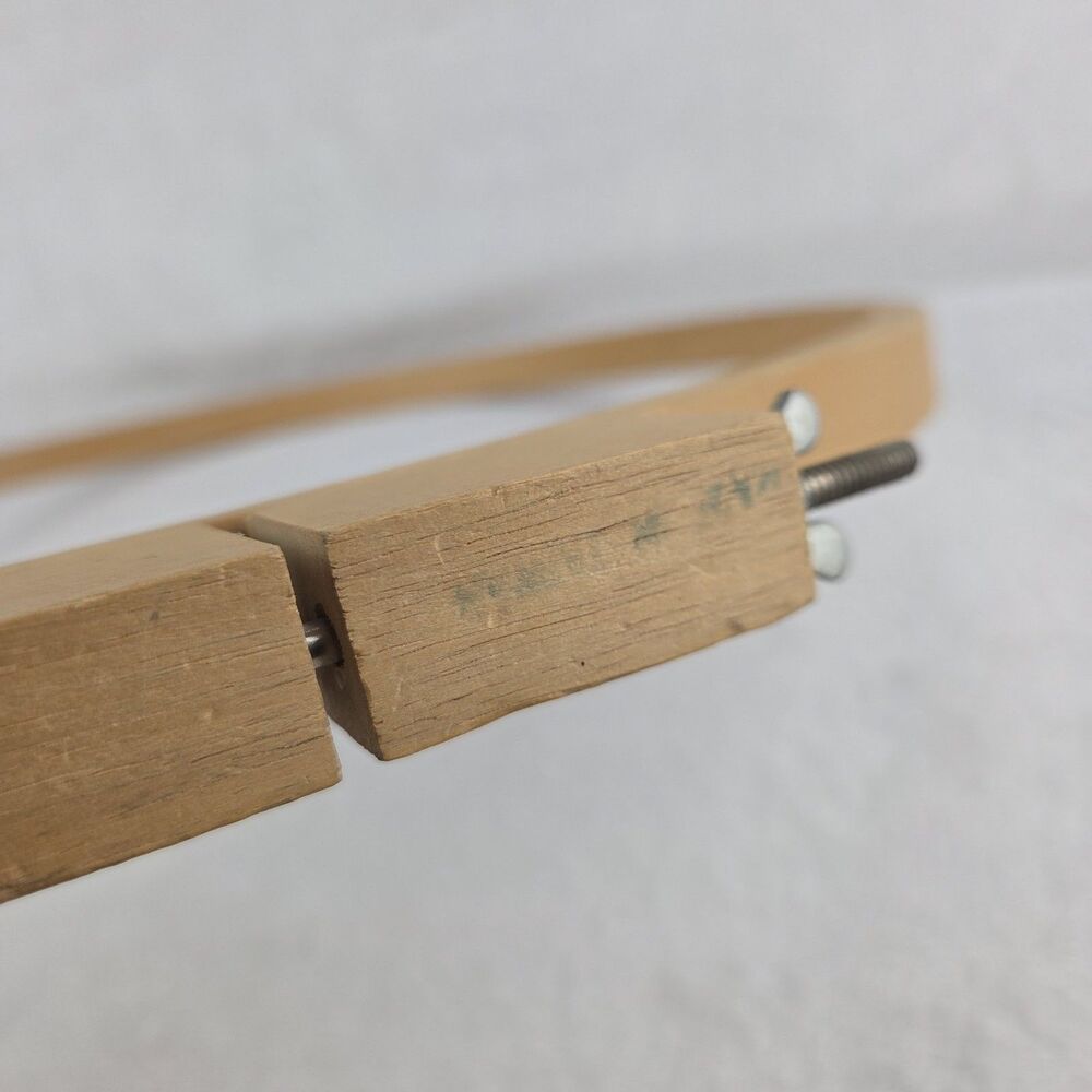 Vintage Large 18" Wooden Embroidery Hoop Frame Wing Nut Closure Made In Taiwan - Picture 4 of 6